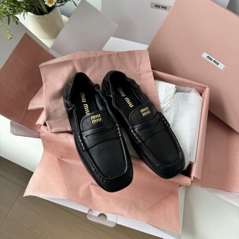 미우미우 25SS 플랫슈즈 로퍼 2컬러